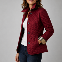 Chaqueta acolchada Greta de mujer en color burdeos