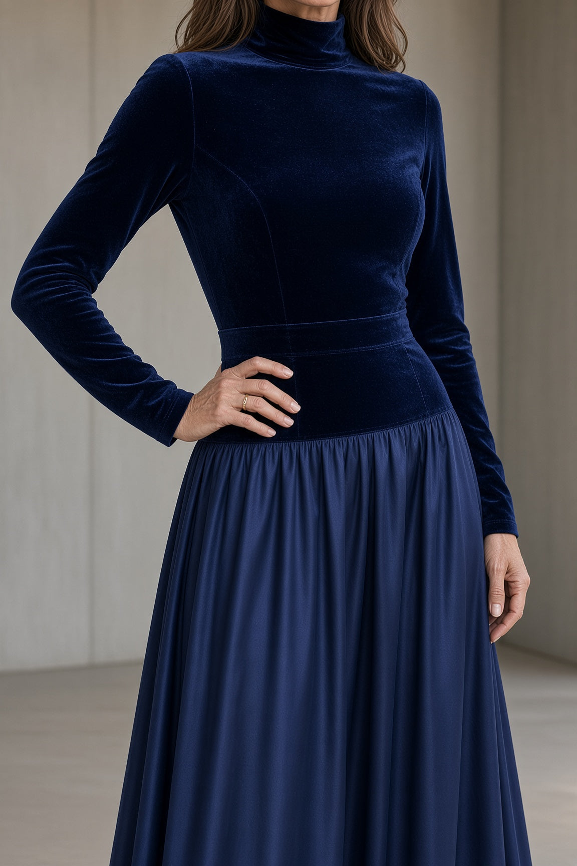Ondina | Vestido largo de terciopelo con cuello alto