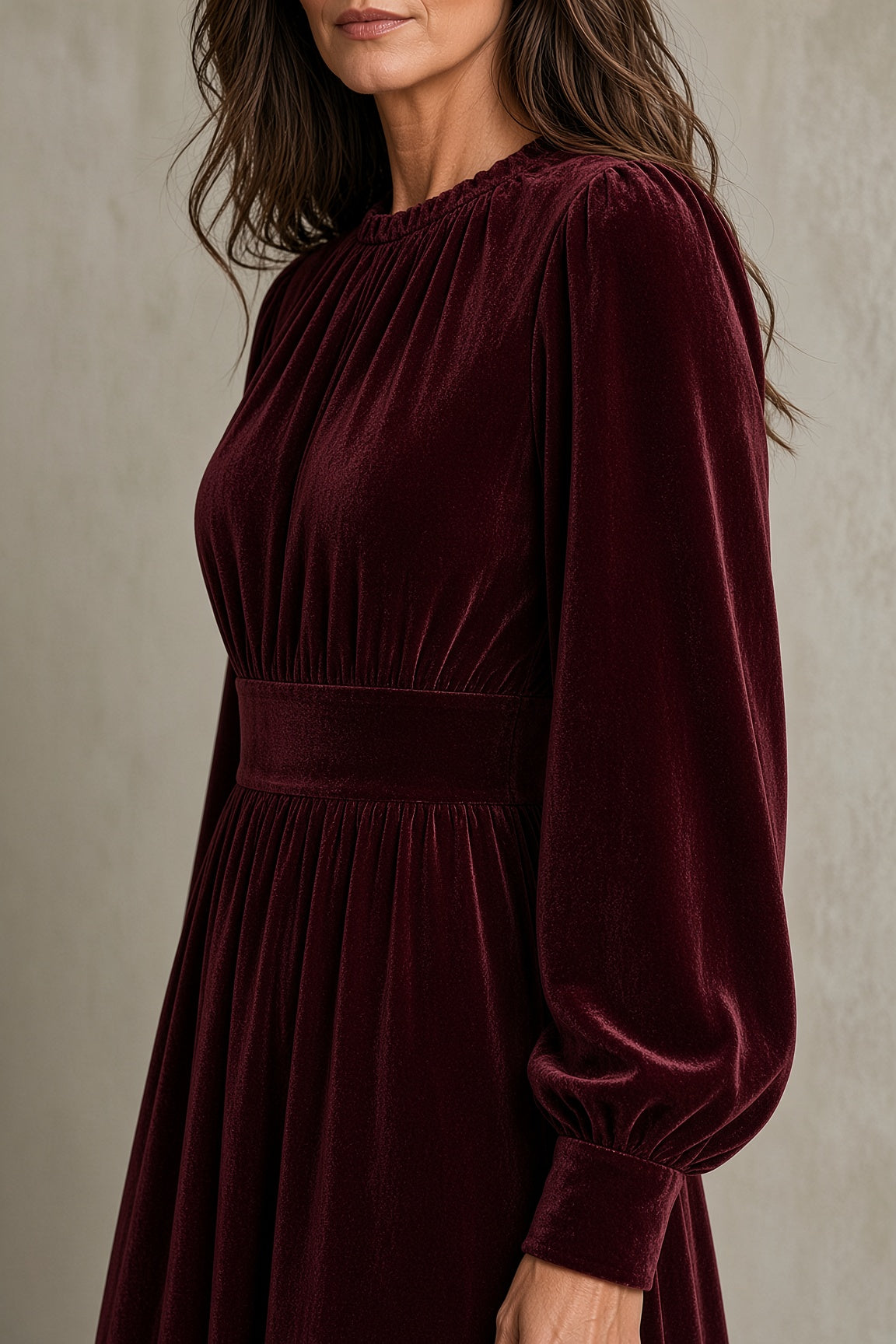 Marisol | Vestido largo de terciopelo con cuerpo fruncido
