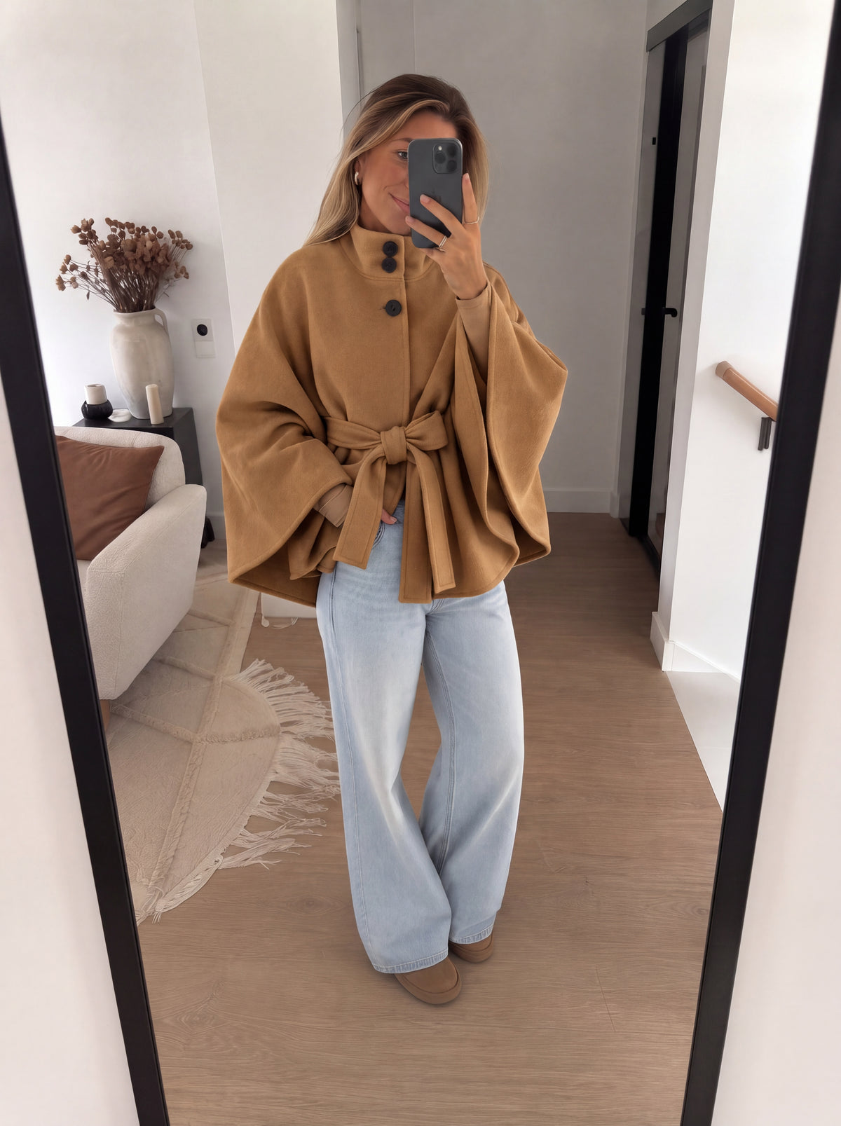 Chaira | Poncho con cuello y cinturón